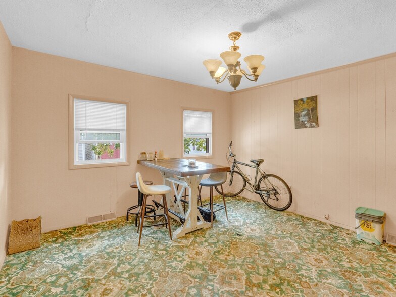 More Photos Of 239 E Main St, Westminster Office For Sale