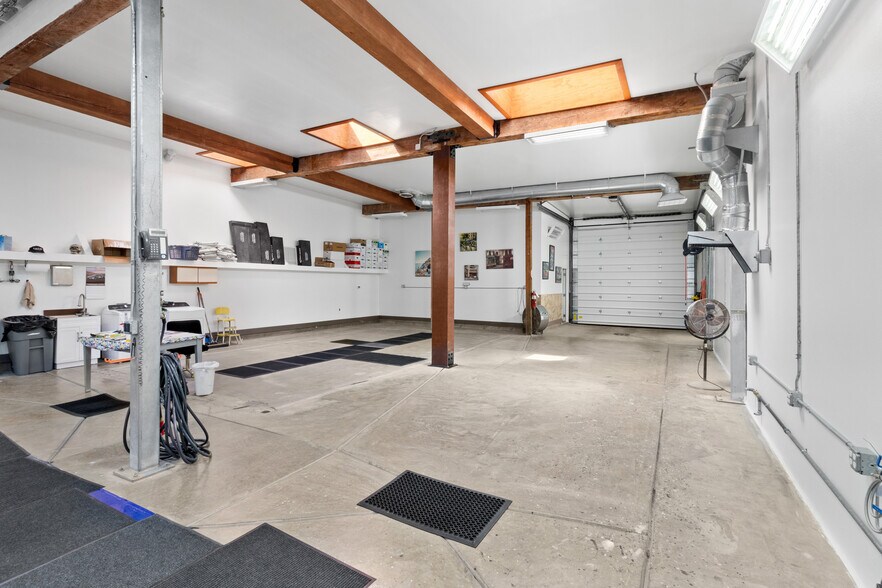 More Photos Of 1100-1118 NW 21 Ave, Portland Storefront For Sale