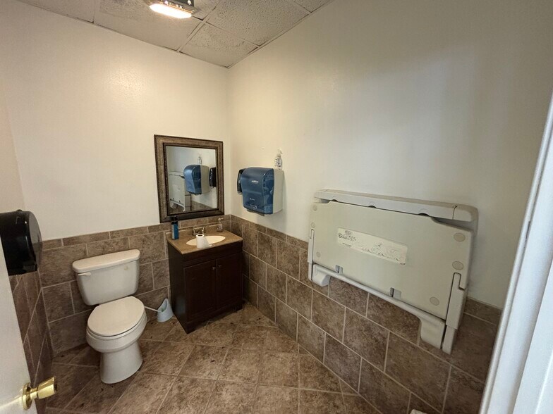 More Photos Of 866 FM 99, Whitsett Storefront For Sale