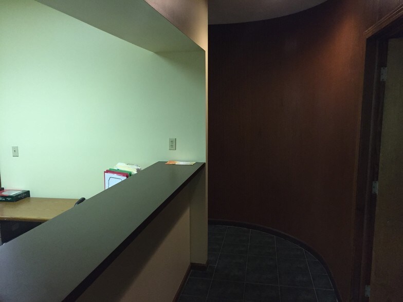 More Photos Of 2301 Park Ave, Orange Park Office For Lease