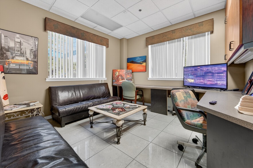 More Photos Of 170 Business Park Way, Royal Palm Beach Warehouse For Lease