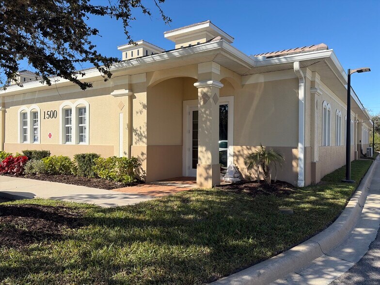More Photos Of 1504 Kings Hwy, Port Charlotte Unknown For Lease