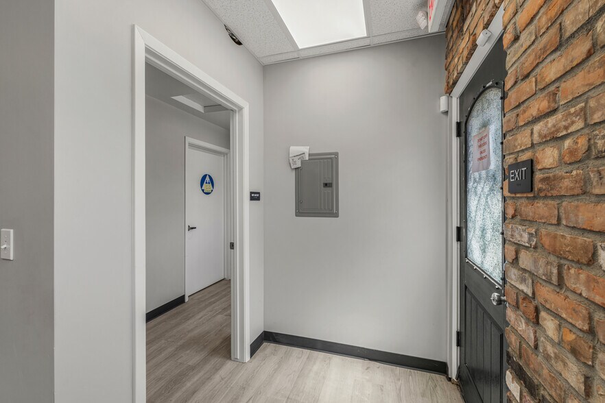 More Photos Of 1113 Castro Way, Sacramento Office For Sale