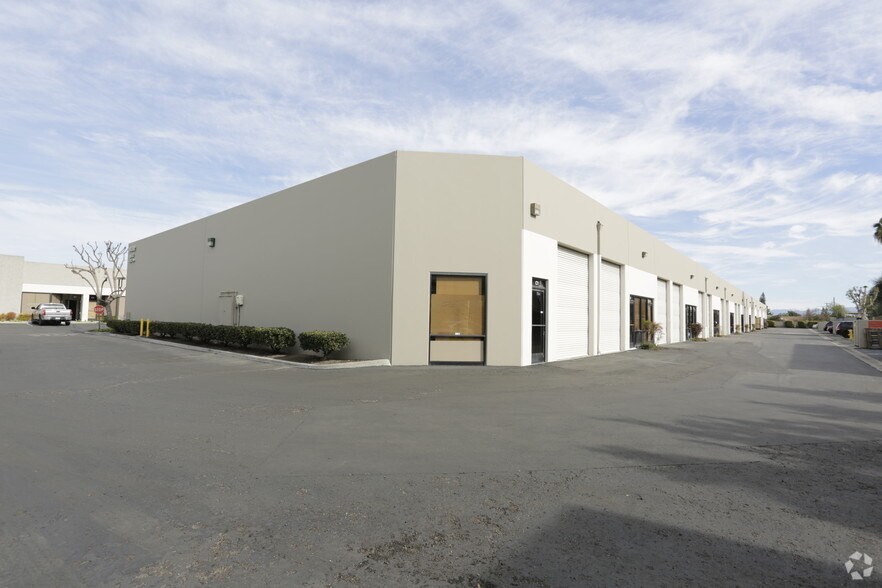 More Photos Of 14392 Hoover St, Westminster Warehouse For Lease