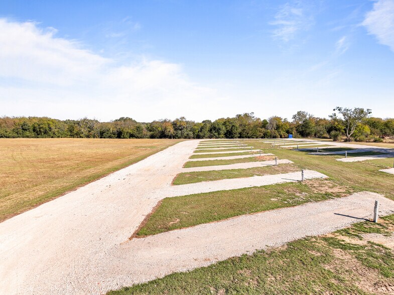 More Photos Of 3715 FM1567 W, Sulphur Springs Trailer Camper Park For Sale