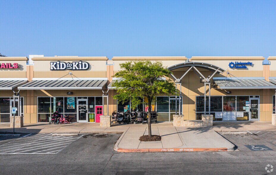 More Photos Of 11703-1 Huebner Rd, San Antonio Unknown For Lease