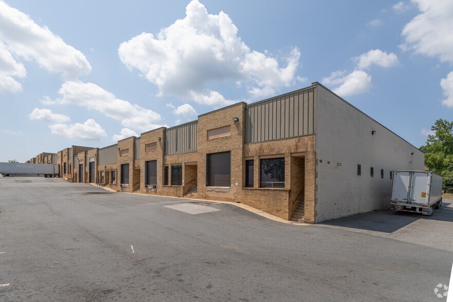 More Photos Of 7520-7522 Fullerton Rd, Springfield Industrial For Lease