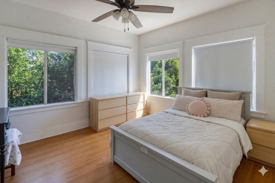 More Photos Of 2822 S La Salle Ave, Los Angeles Apartments For Sale