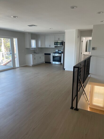 More Photos Of 924 Main St, El Segundo Apartments For Sale