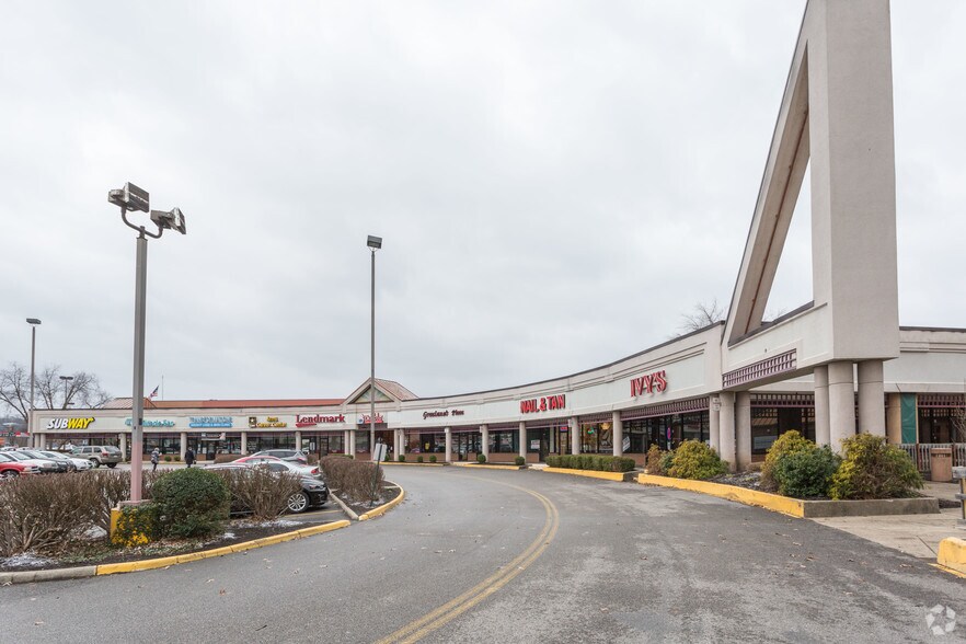 More Photos Of 2 River Walk Mall, Charleston Unknown For Lease
