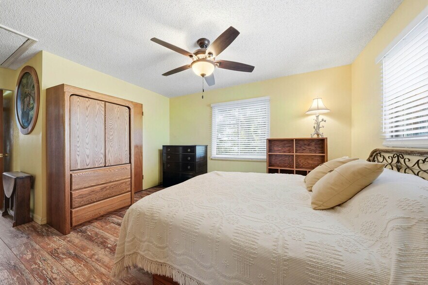 More Photos Of 400 Lakeshore Dr, Eustis Specialty For Sale