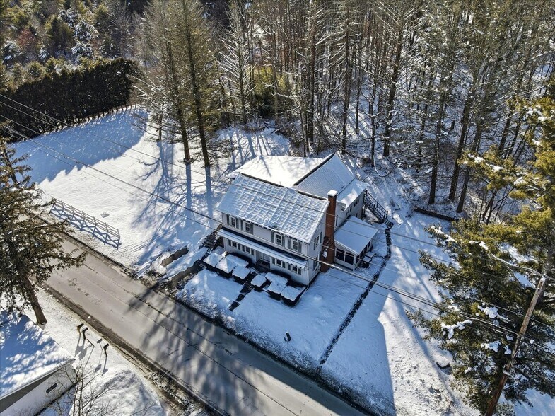 More Photos Of 306 Merwinsburg Rd, Effort Apartments For Sale