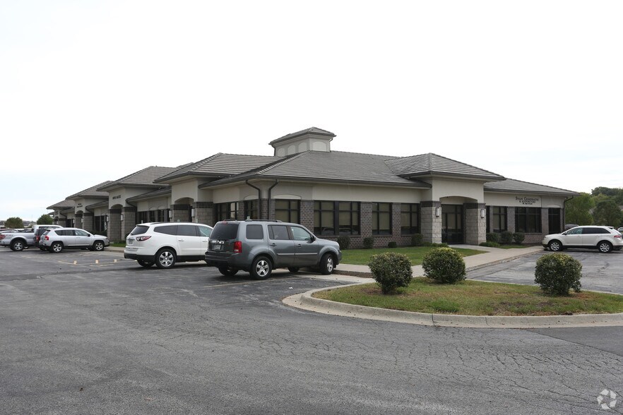 More Photos Of 19101 E Valley View Pky, Independence Medical For Sale