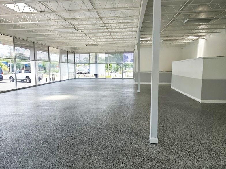 Primary Photo Of 3333 N Main St, Jacksonville Light Manufacturing For Lease