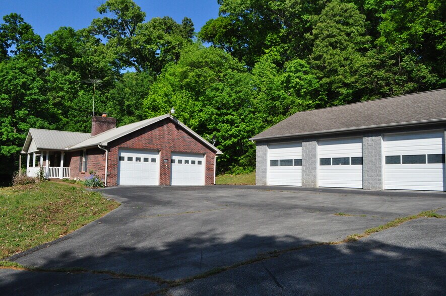 More Photos Of 6447 Rutledge Pike, Knoxville Office For Sale