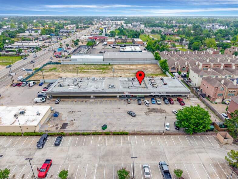 More Photos Of 4424 N Shepherd Dr, Houston Storefront For Lease