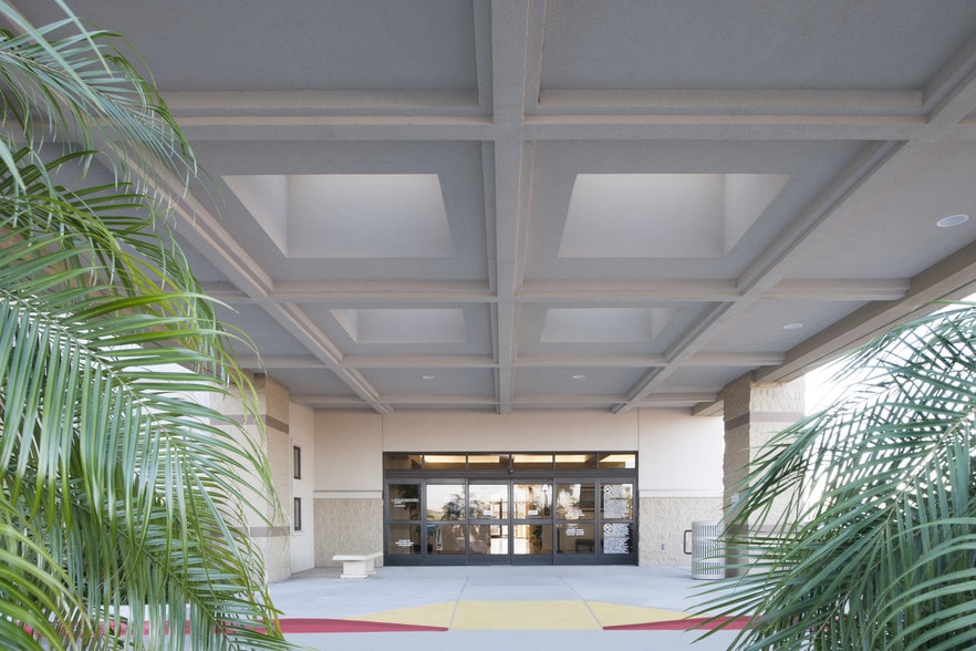 More Photos Of 6807 Emmett F. Lowry Expy, Texas City Medical For Lease