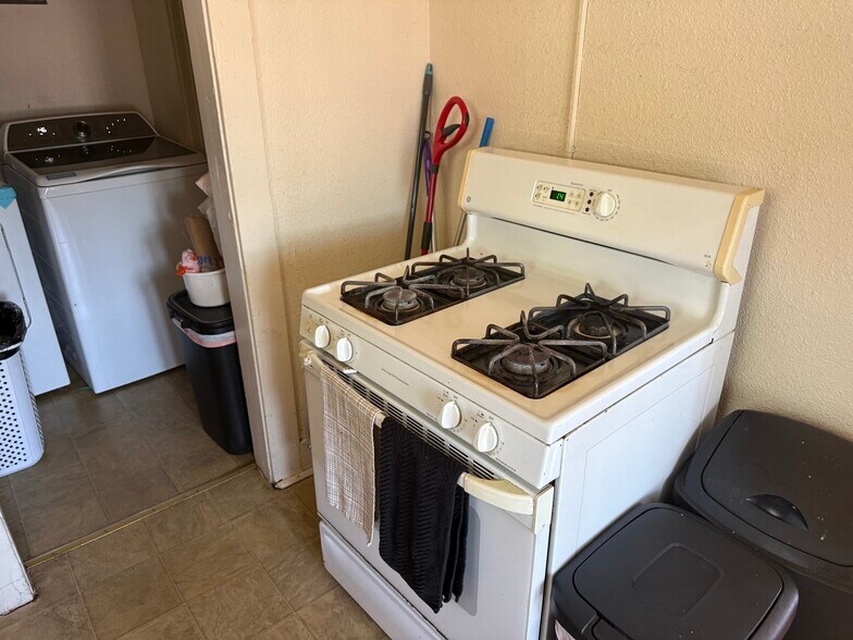 More Photos Of 1315 E St, Marysville Apartments For Sale