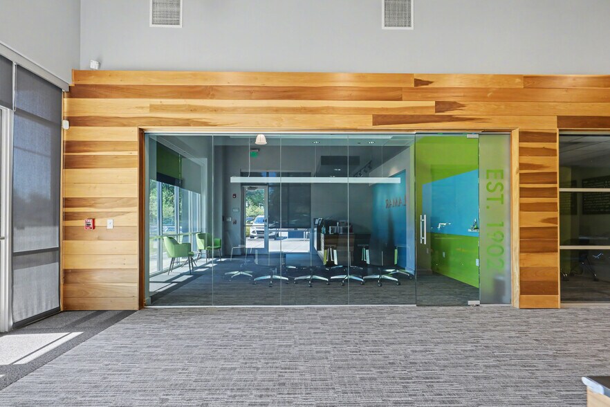 More Photos Of 241 Collins Industrial Blvd, Athens Light Distribution For Sale