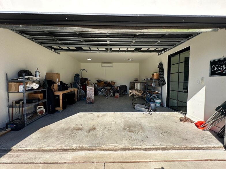 More Photos Of 4775 Memphis St, Dallas Light Distribution For Sale