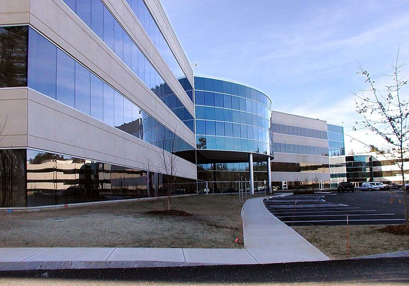 More Photos Of 174 Middlesex Tpke, Bedford Office For Lease