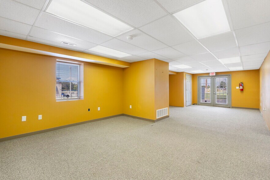 More Photos Of 771 E HWY 54, Camdenton Office For Sale