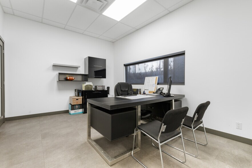 More Photos Of 139 Boul Sir-Wilfrid-Laurier, St-Basile-le-Grand Freestanding For Sale