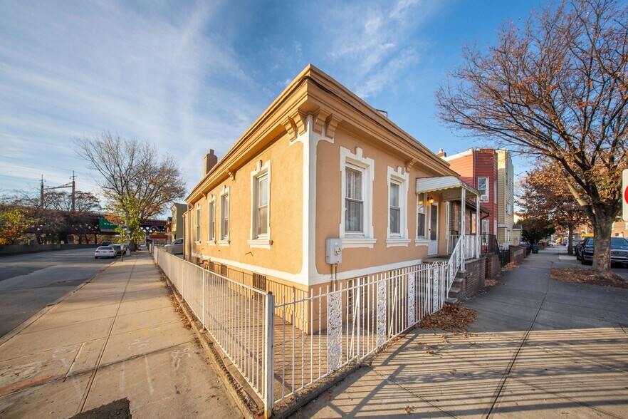 Primary Photo Of 2334 Sound St, Astoria Healthcare For Lease