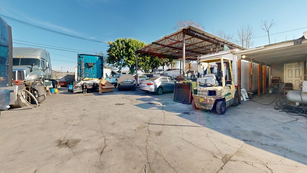 More Photos Of 2035 W 15th St, Long Beach Office For Sale