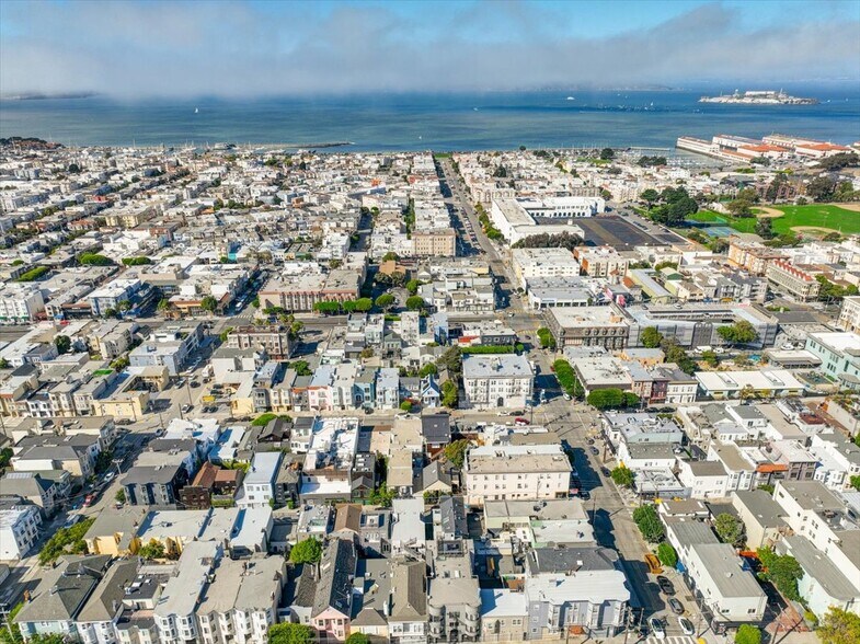 More Photos Of 2250 Union St, San Francisco Storefront Retail Office For Lease