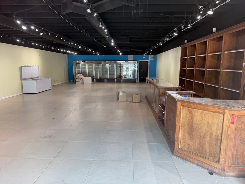 More Photos Of 1445 Alton Rd, Miami Beach General Retail For Lease