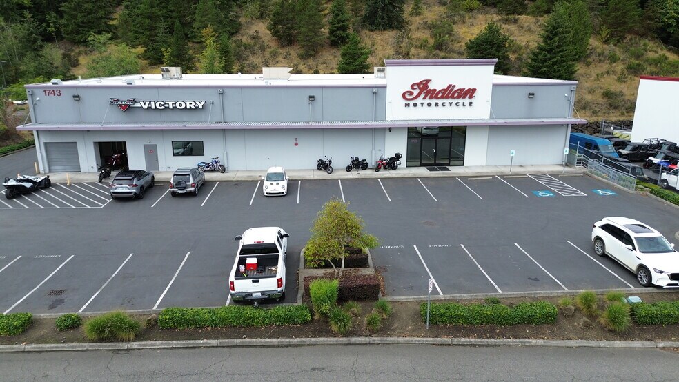 More Photos Of 1743 W Valley Hwy S, Auburn Auto Dealership For Sale