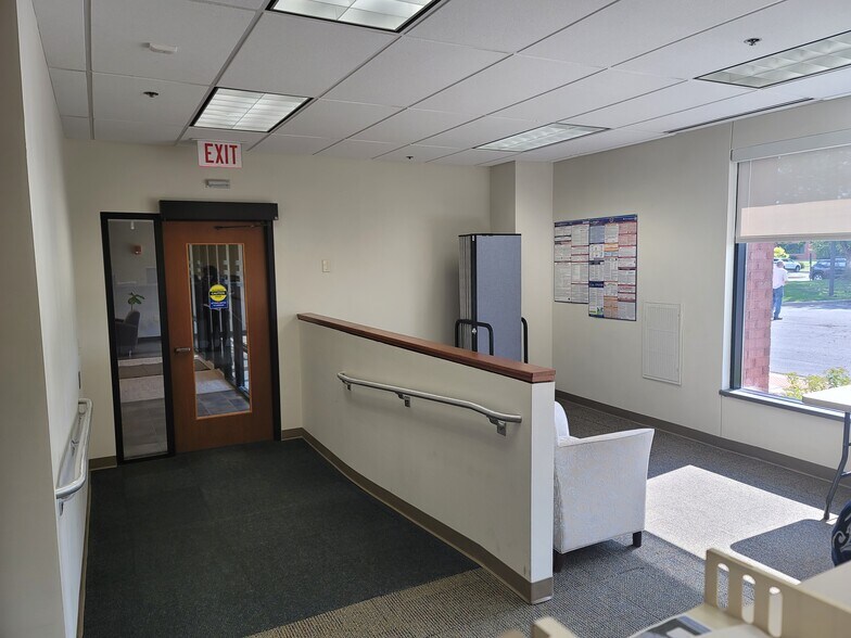 More Photos Of 3200 Robbins Rd, Springfield Office For Sale