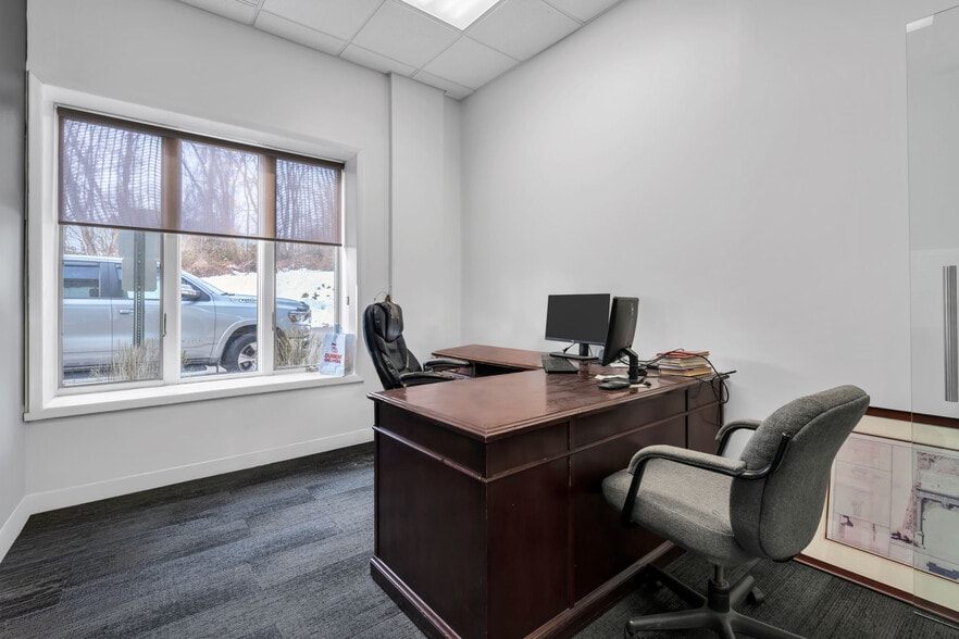 More Photos Of 140 W Main St, Clinton Township Office For Sale