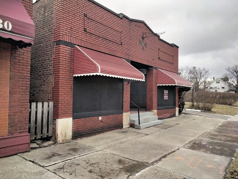 More Photos Of 17051 Libby Rd, Maple Heights Storefront Retail Residential For Lease