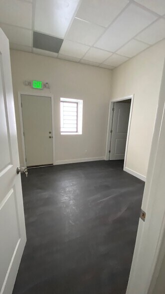 More Photos Of 5957 S St Andrews Pl, Los Angeles Warehouse For Sale