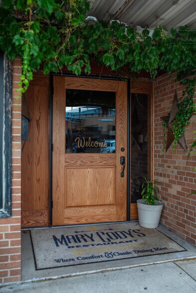 More Photos Of 205 Main St, Onalaska Specialty For Sale