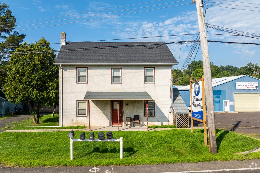 More Photos Of 3003 Main St, Green Lane Manufacturing For Lease