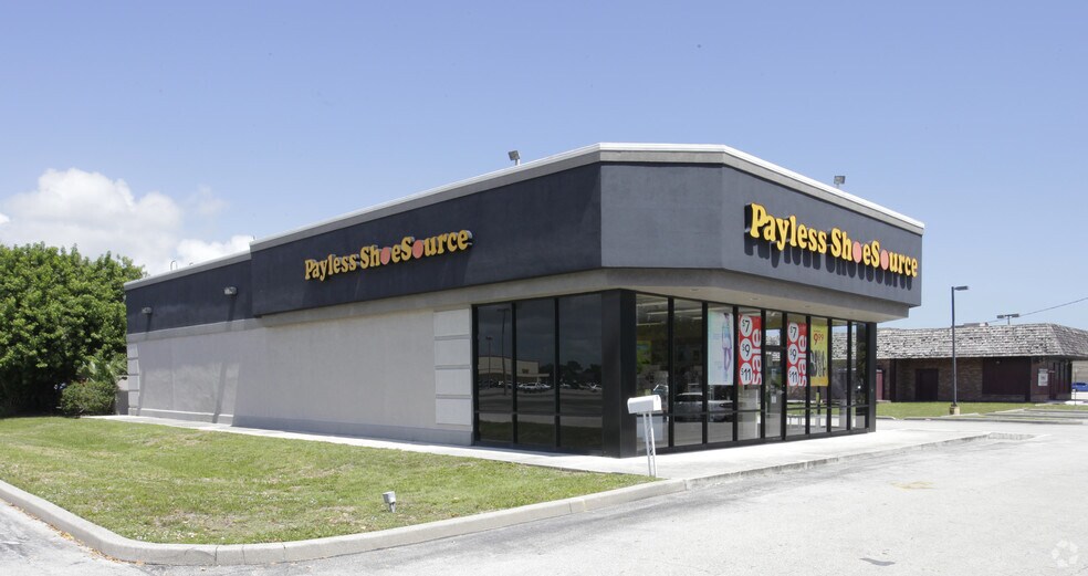 Primary Photo Of 2061 S US Highway 1, Fort Pierce Freestanding For Lease