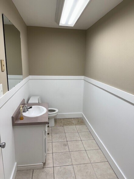 More Photos Of 112 W Lauderdale St, Tullahoma Office For Lease