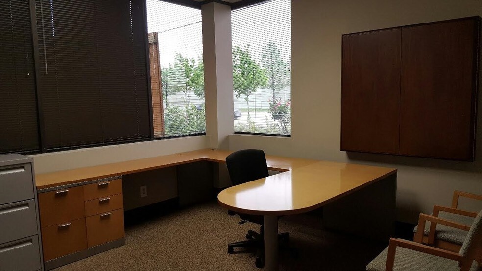 More Photos Of 430 Highway 6 S, Houston Medical For Lease