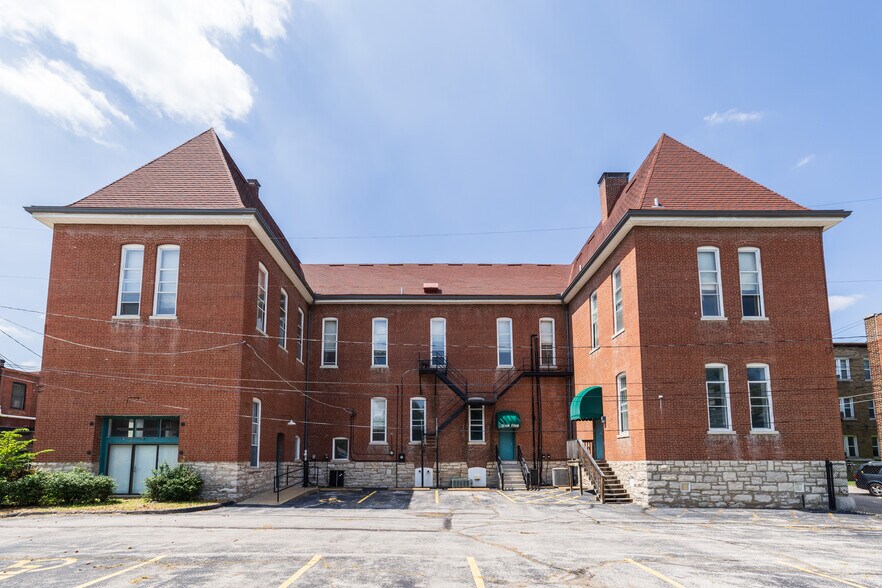 More Photos Of 12-14 N Newstead Ave, Saint Louis Office For Sale