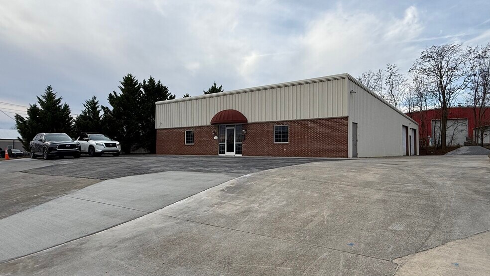 More Photos Of 154 W Park Ct, Talbott Industrial For Lease
