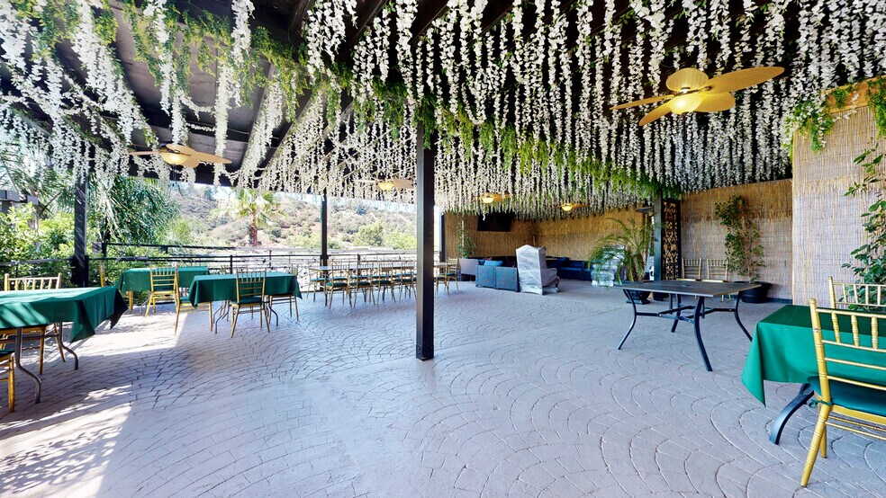 More Photos Of 6500 Foothill Blvd, Tujunga Restaurant For Sale