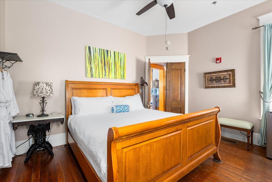 More Photos Of , Gainesville Hospitality For Sale