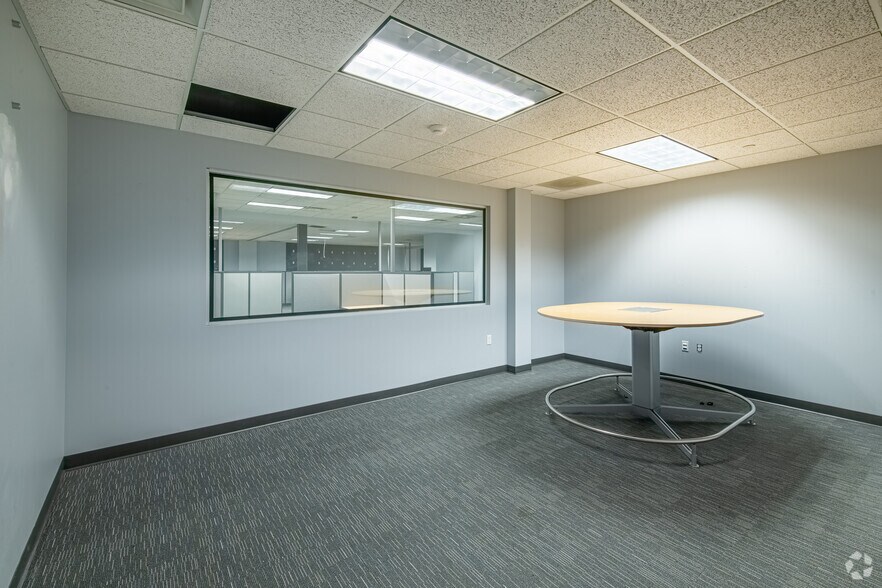 More Photos Of 3001 W Beltline Hwy, Madison Unknown For Lease