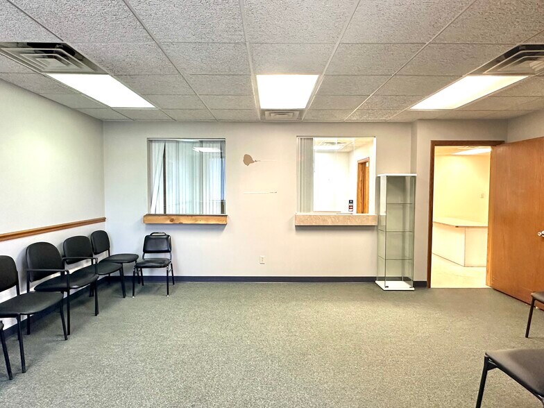 More Photos Of 100-120 E 90th Dr, Merrillville Office For Lease