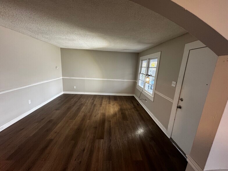 More Photos Of 604 Rosebud St, Gadsden Office For Sale