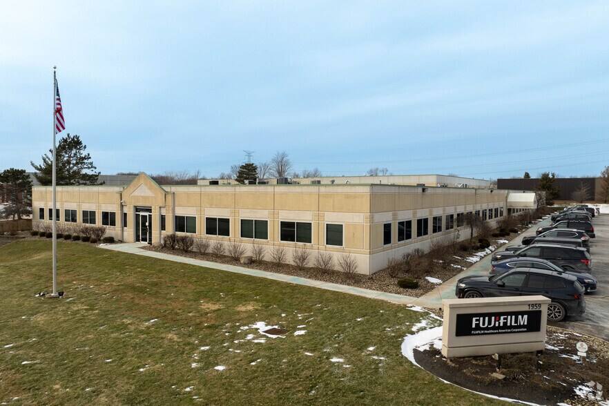 Primary Photo Of 1959 Summit Commerce Park, Twinsburg Flex For Sale