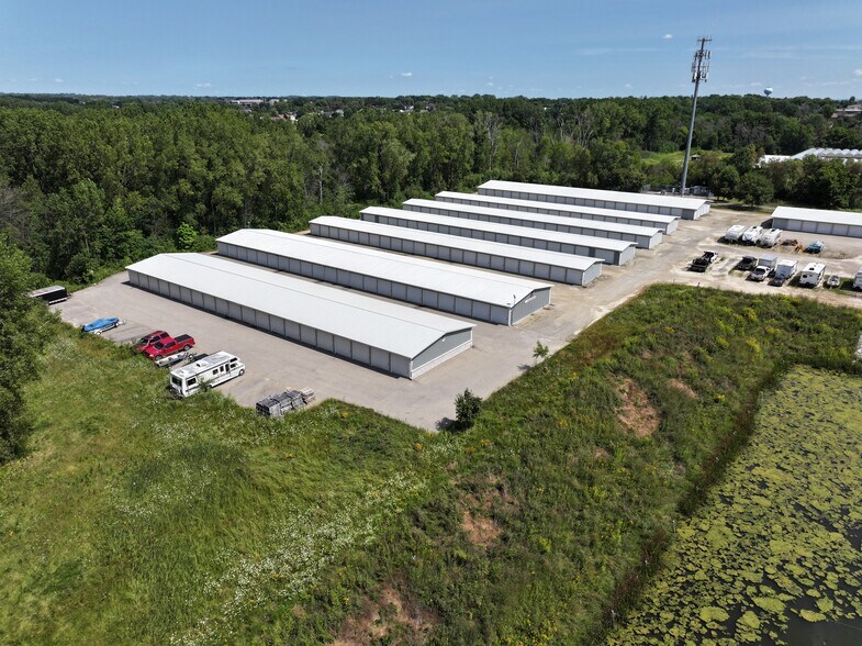 More Photos Of 1816 W Northland Ave, Grand Chute Self Storage For Sale